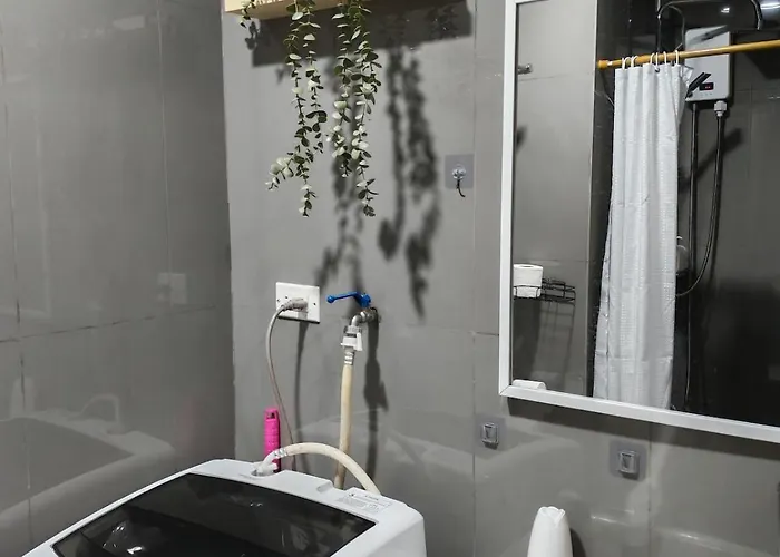 Apartment D - Saimun's Hideaway At Air Residences I Makati